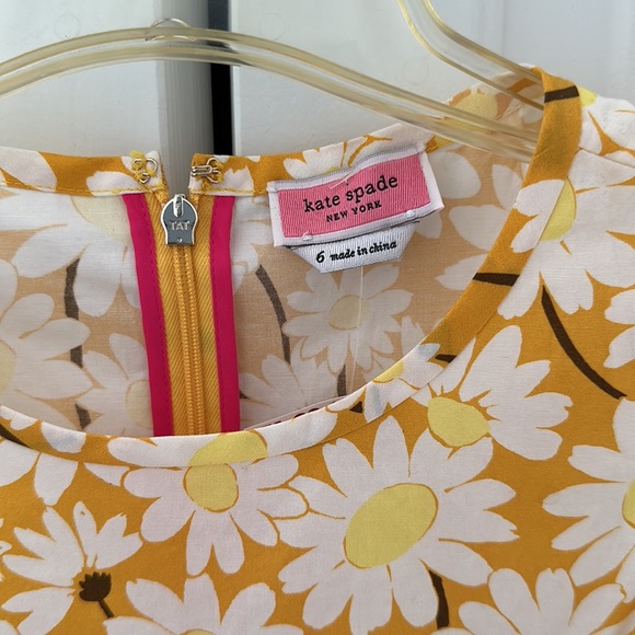 Kate spade yellow sunflower top nwt - Picture 4 of 6